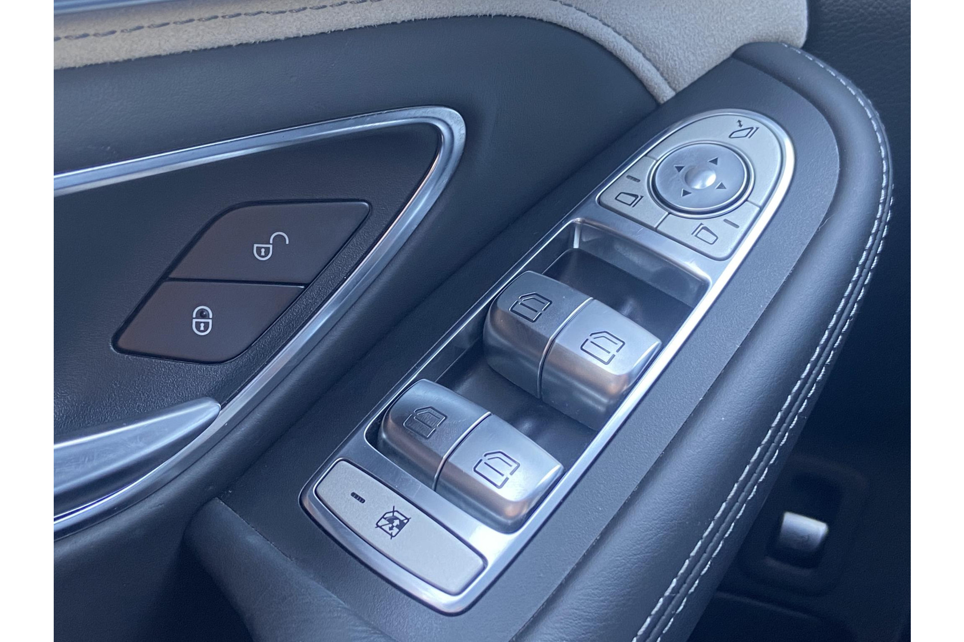 Mercedes-Benz C-Klasse C63S C63 63 S AMG*HUD*IWC*PANO*LED*CARBON*DISTR+